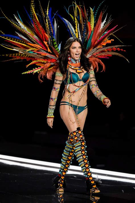 Adriana Lima – 2017 Victoria's Secret Fashion Show Runway in Shanghai | GotCeleb