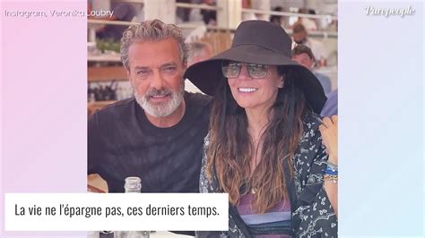 Veronika Loubry en pleine épreuve difficile elle fait le ménage dans