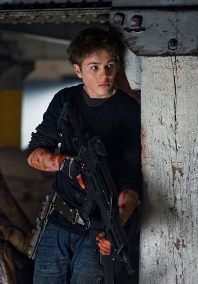 Falling Skies Falling Skies Foto Connor Jessup Foto Sobre