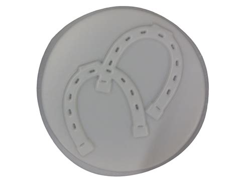 Round Horseshoes Stepping Stone Plaster Cement Concrete Garden Craft