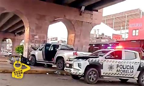 Morelia Choque Entre Taxi Y Camioneta Termina En El Camellón Del