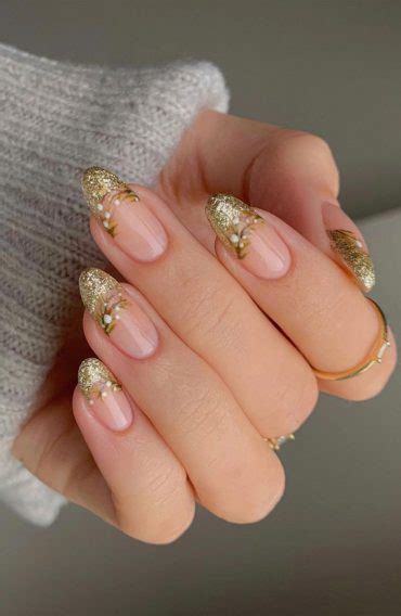 30 Glitter Nails To Bright Up The Season Mistletoe And Glitter Tip Nails