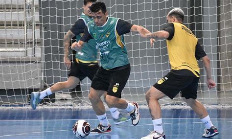 Jaraguá Futsal encara Tubarão no último teste antes da Supercopa