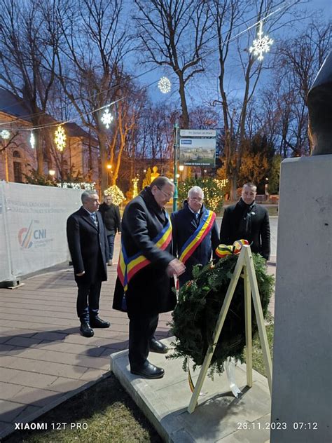 Flutur Lungu Balan I Har Ovschi Au Depus Coroane I Jerbe De Flori