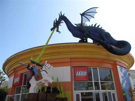 lego store in downtown disney - AmenaZhihong