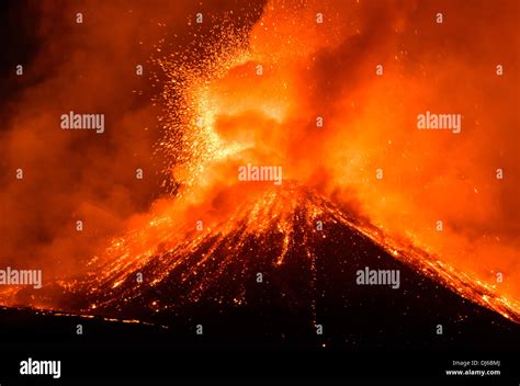 Vulcano Eruzione Immagini E Fotografie Stock Ad Alta Risoluzione Alamy