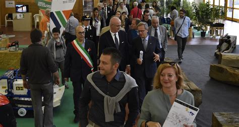 Il Ministro Bellunese Federico Dinc Inaugura La Fiera Festival