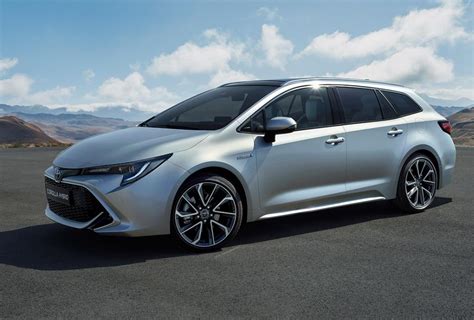 Toyota Corolla XII TS Kombi 2 0 Hybrid Dynamic Force 184KM 135kW 2019