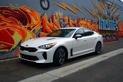 The 2019 Kia Stinger Gt Is An Epic Performance Bargain Cnet