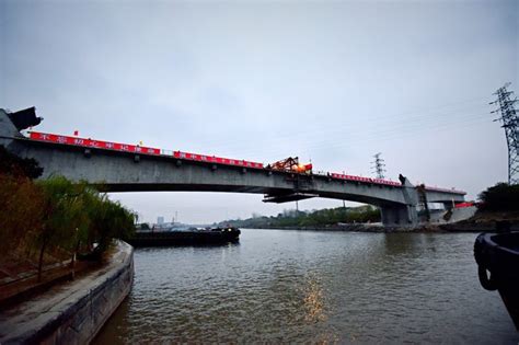 连镇铁路镇江段京杭运河特大桥精确合龙 民生网 人民日报社民生周刊杂志官网