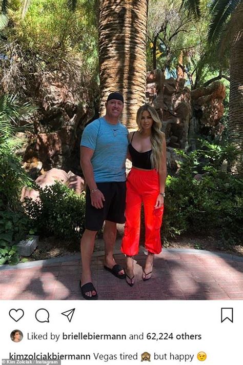 Flipboard Kim Zolciak Flaunts Her Cleavage In Low Cut Top With Bold