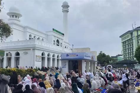 Masjid Agung Al Azhar Jakarta Gelar Salat Idul Adha Jamaah Melimpah