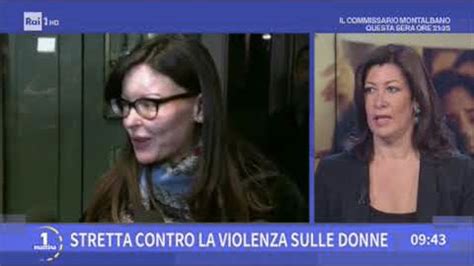 L Avvocato Della Corte A Uno Mattina Sul Tema Della Violenza