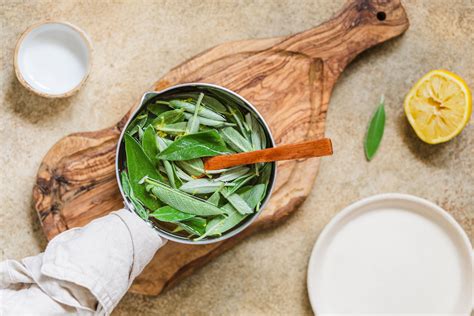 Make Your Own Herbal Sage Tea