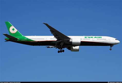 B 16729 EVA Air Boeing 777 35EER Photo By Suparat Chairatprasert ID