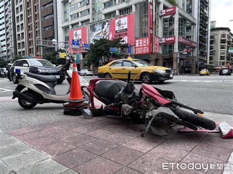 紙杯女業務超車不慎撞分隔島 慘捲砂石車底亡監視器畫面曝光 Ettoday社會新聞 Ettoday新聞雲