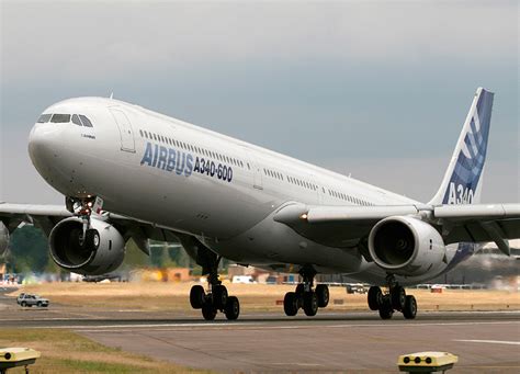 es AVIACIÓN COMERCIAL la VENTA de los AVIONES AIRBUS A340 AIRBUS