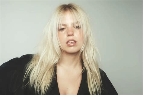 Renee Rapp Nude The Truth Behind The Clickbait And What You Need To Know