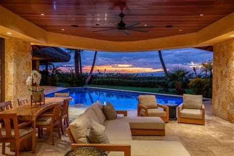 Dano Sayles Presents An Enchanting Beachfront Estate In Hawaii Haute