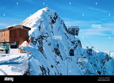 Cable Cars On Hintertux Glacier Ski Resort Austria Stock Photo Alamy