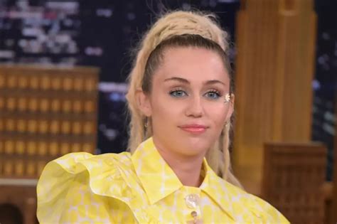 Miley Cyrus Hosts Snl Season 41 Premiere