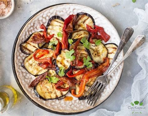 Salat Mit Gegrillter Paprika Und Auberginen TopRezepte Eu