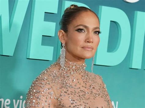 Jennifer Lopez elle dévoile son secret beauté très efficace pour l