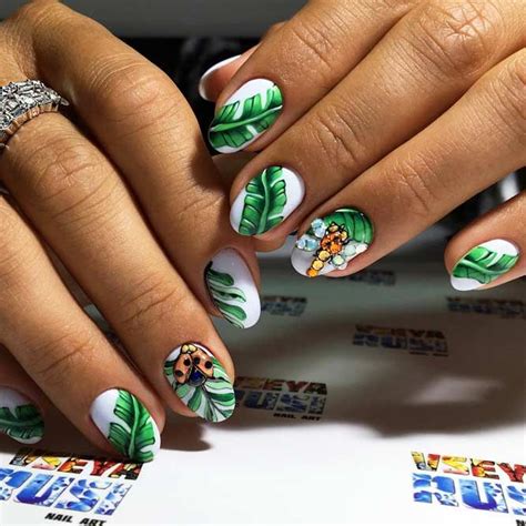 Graduation Nails Designs To Recreate For Your Big Day Graduation