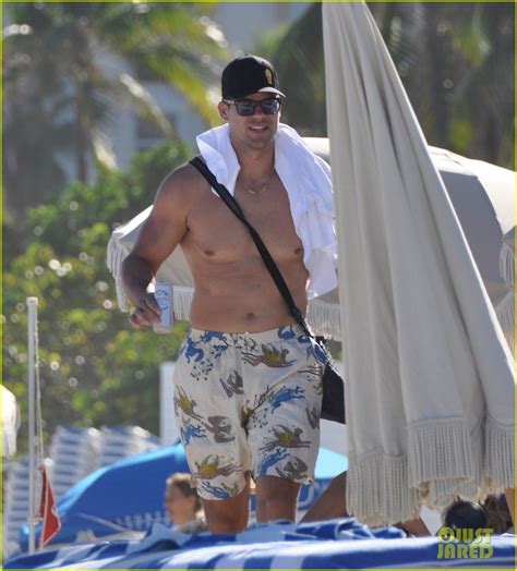 Kim Kardashian S Ex Husband Kris Humphries Spotted Going Shirtless During Trip To Miami New