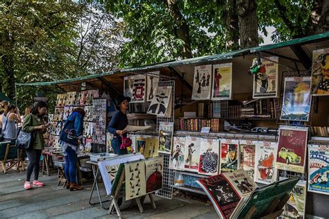 The History Of The Bouquinistes Of Paris New York Bound Books