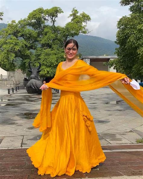 Desi Girl Kundali Bhagya Actress Shraddha Arya Looks Dreamy In Yellow