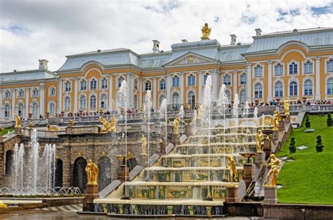 Петергоф открыли 298 лет назад - Парламентская газета