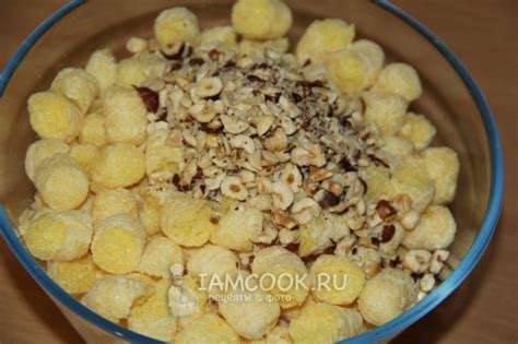 Пирожное из кукурузных палочек (с орехами и сгущенкой) — рецепт с фото ...