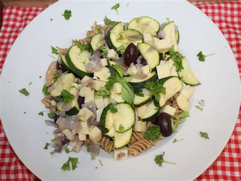 Zucchini Feta Nudeln Mit Thymian Und Oliven Von Wg Gourmet Chefkoch