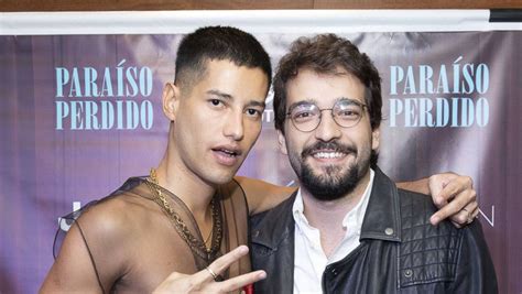 Humberto Carrão Protagoniza Cena Quente De Sexo Com Cantor No Cinema