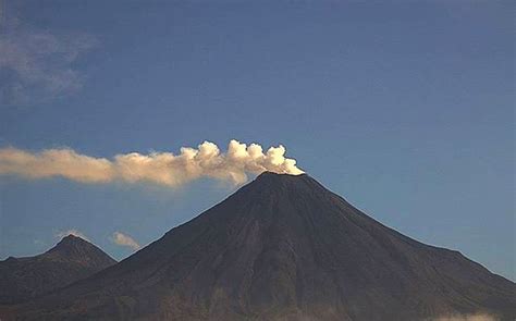 Increased activity at Colima Volcano triggers alert level change