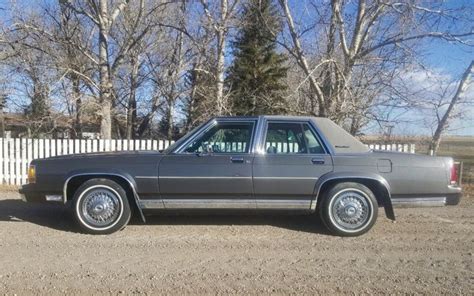 1990 Ford Ltd Crown Victoria