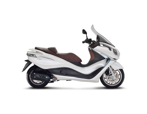 Motorrad Vergleich Suzuki Burgman Vs Piaggio X I E