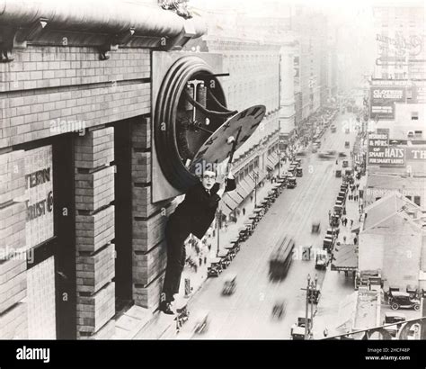 Harold Lloyd Movie Poster Hi Res Stock Photography And Images Alamy