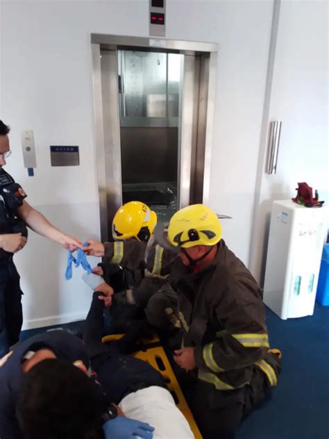 Queda de elevador em Florianópolis deixa ocupante ferido