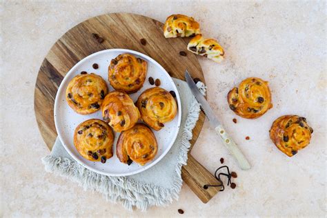 Rozijnenbroodjes Recept Met Banketbakkersroom Tante Fanny