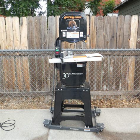 Lot Grizzly Th Anniversary Edition Deluxe Bandsaw Model