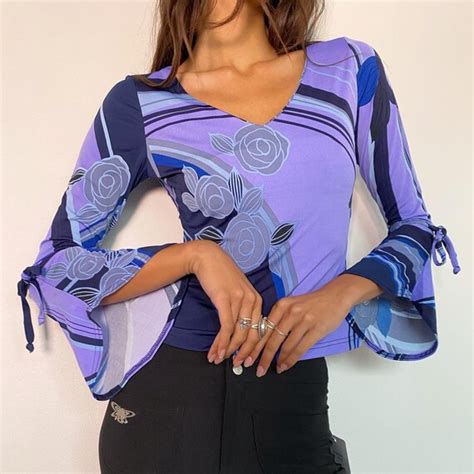 2000s Does 70s Flare Sleeve Top Gem