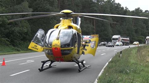 Motorradfahrer Kracht Auf B213 Frontal In VW Und Wird Lebensbedrohlich