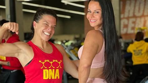 Viviane Ara Jo Choca Ao Mostrar Situa O De Seu Corpo Firmes