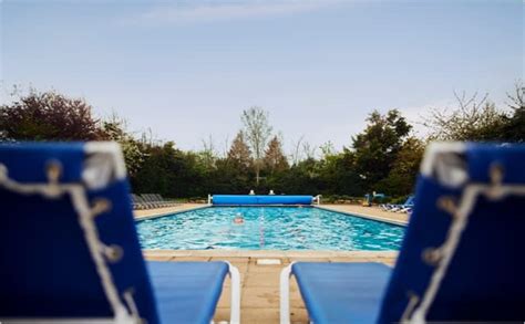 Indoor & Outdoor Pools in Eastbourne | Family Swimming | David Lloyd Clubs