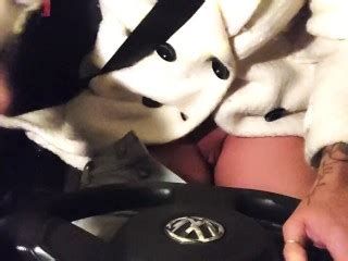 Horny MILF Cums While Driving Pornhub