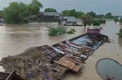 Madhya Pradesh Floods Over 1250 Villages Affected6200 People Rescued