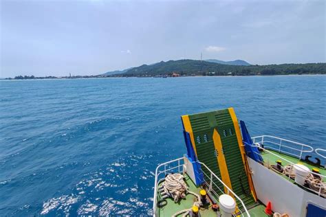 Foto Libur Akhir Tahun Di Karimunjawa Ini Jadwal Kapal Ferry KMP