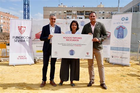 La Fundación Sevilla FC entrega 40 000 tapones solidarios